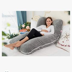 *SOLD* Pregnancy pillow